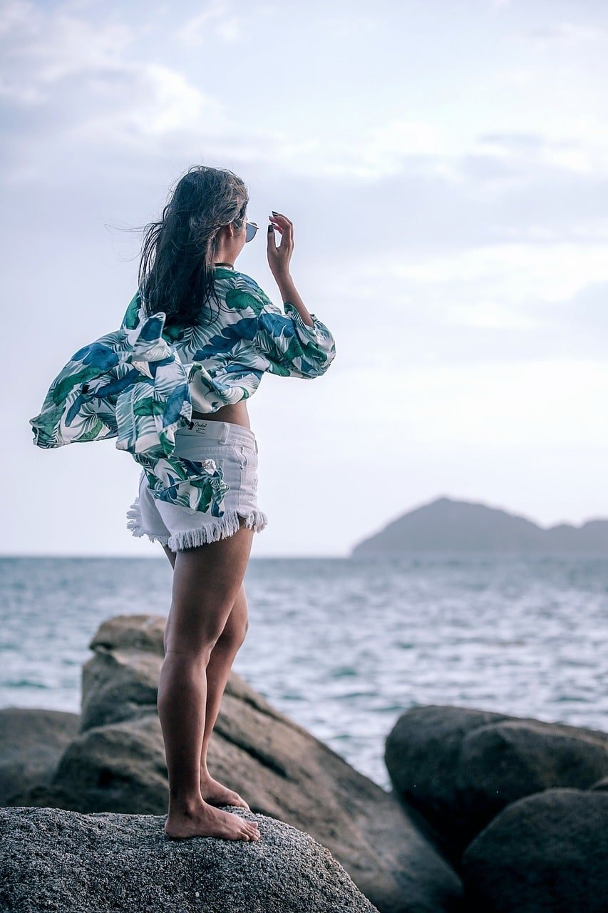 How to Travel in Style and Comfort- Travelling Outfit